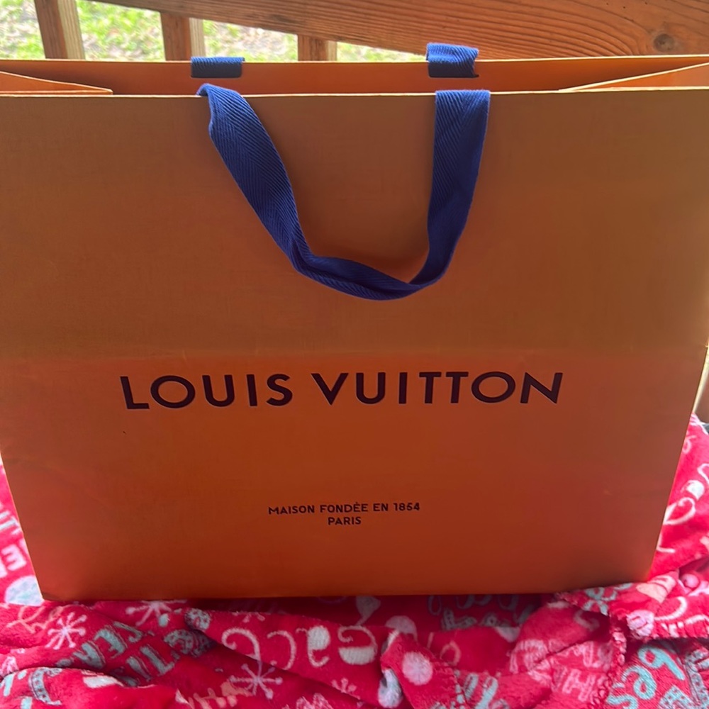 Large Louis Vuitton shopping bag. Euc